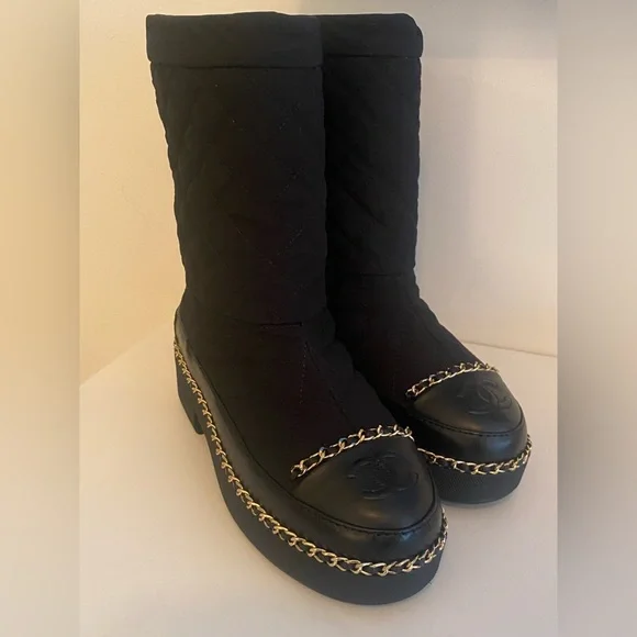 Authentic New CHANEL Logo Apres Ski Winter Boots - Size 36 - Picture 5 of 13